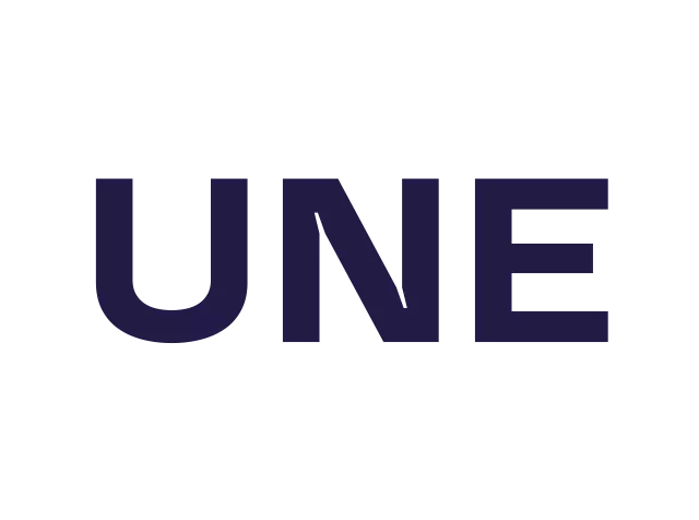 une